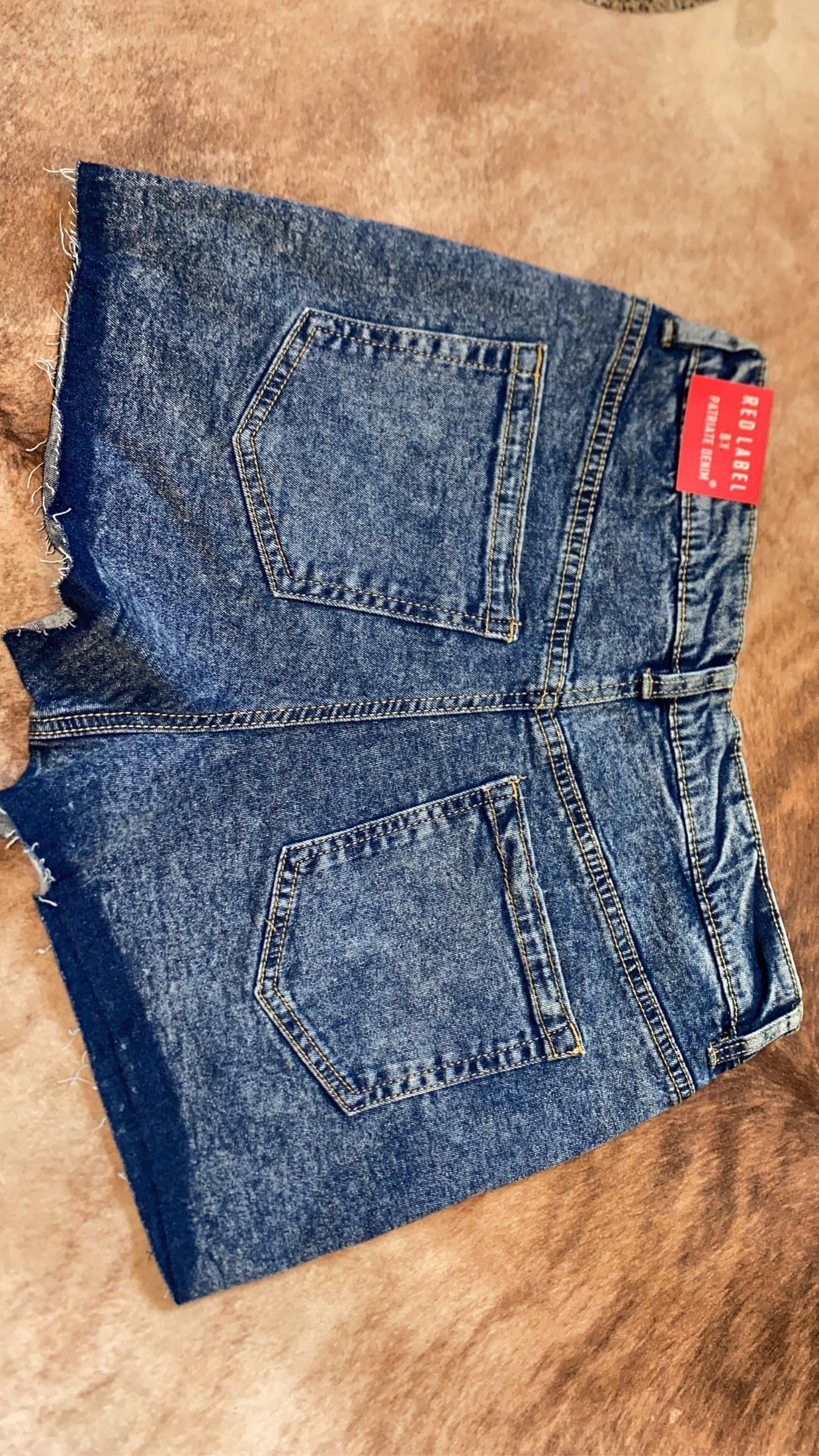 Mesa Raw Hem Shorts
