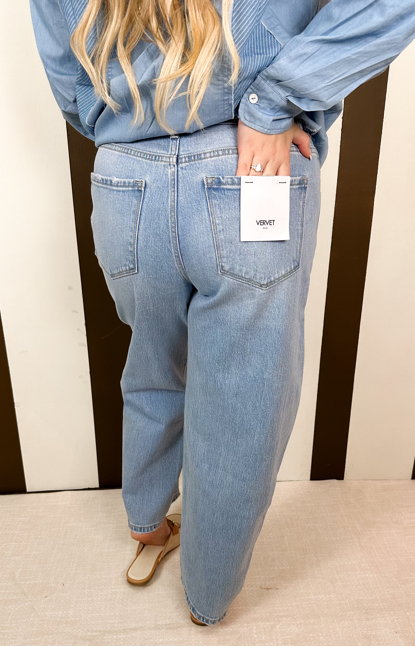 WHITNEY BARELL JEANS- HIGH RISE