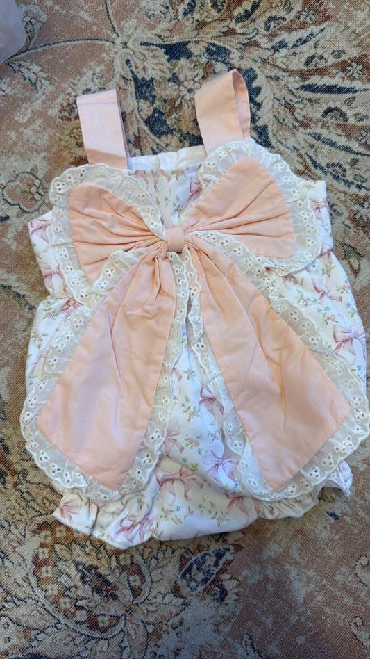 Pink Bow Ruffle Bubble