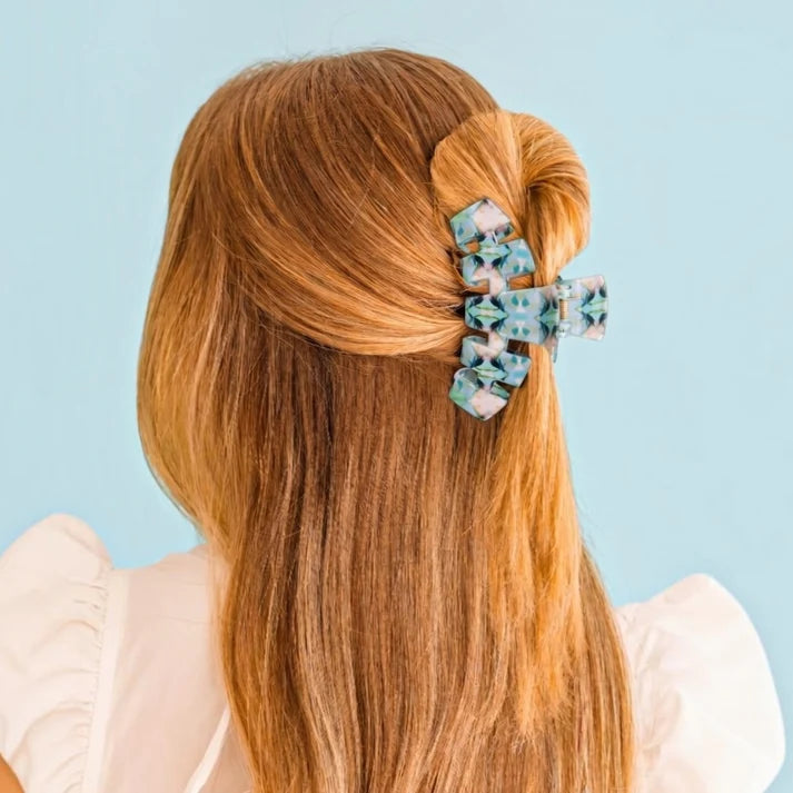 Laura Park x Teleties Classic Island House Medium Claw Clip